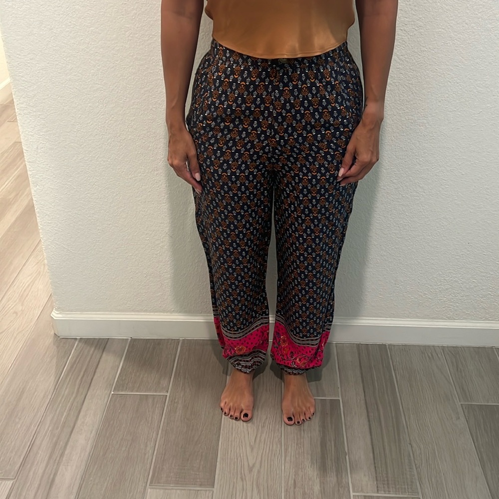 Anthropologie harem print style pant